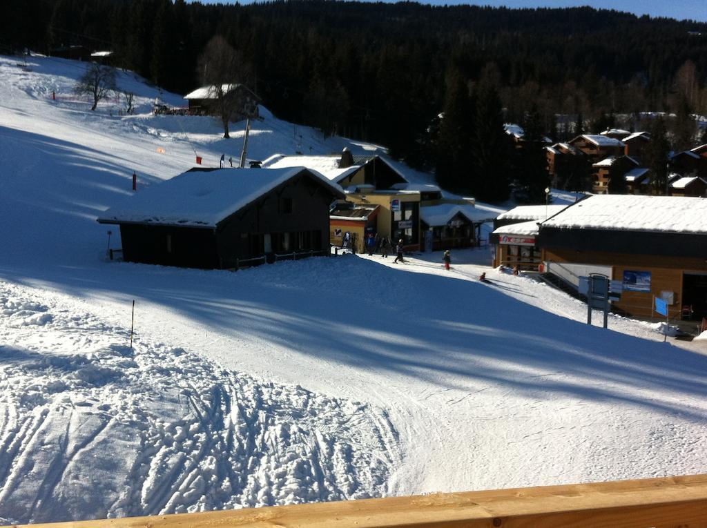 L'Eden Ski Aux Pieds Morillon Rom bilde